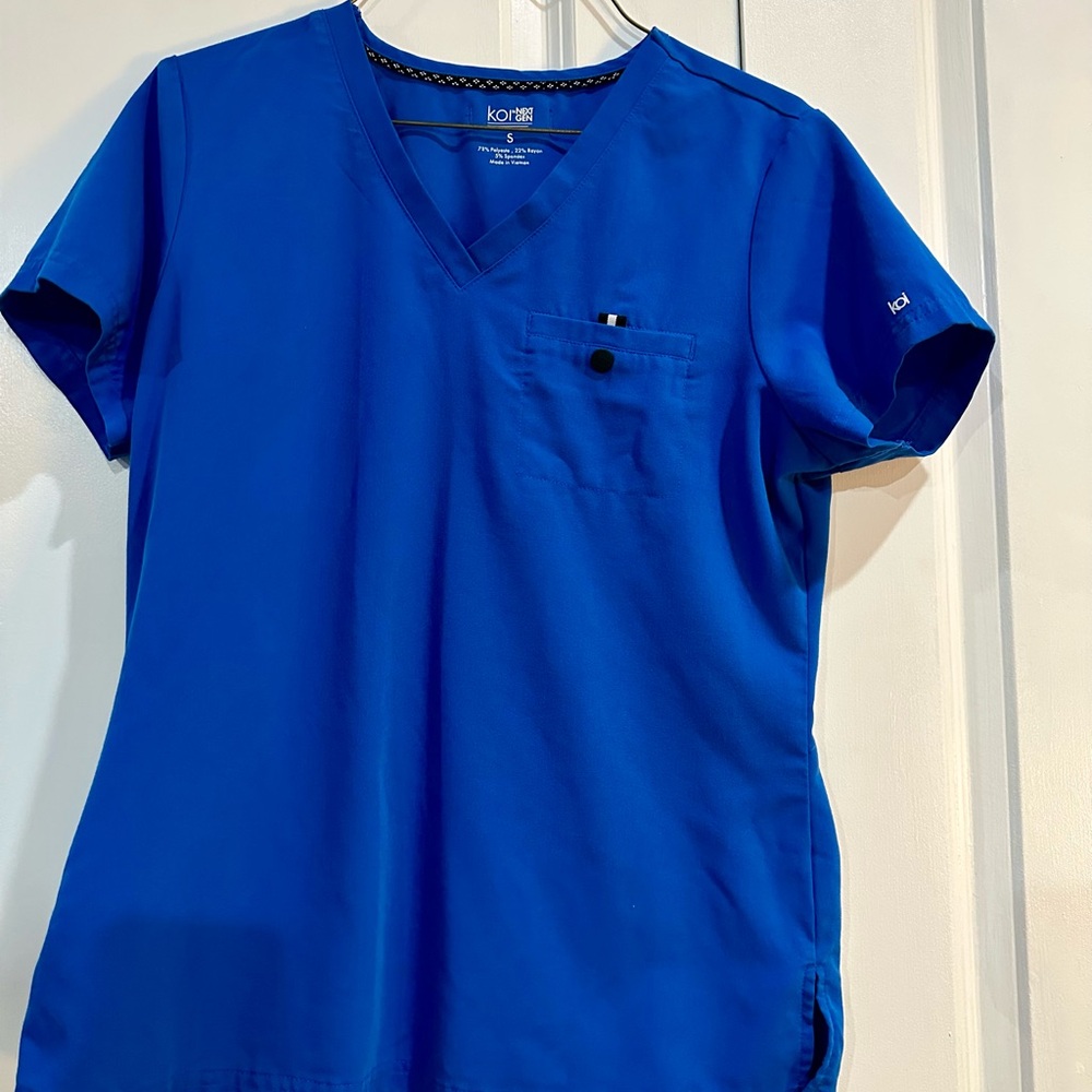 Koi Women's Vibrant Blue V-Neck Tee